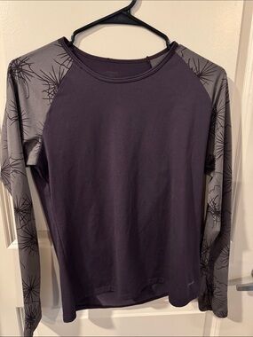 Patagonia Women's Long-Sleeve Raglan Top in Plum with Gray Patterned Sleeves
